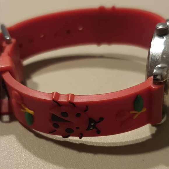 🦋10/$20🦋 Geneva Silver/Red Ladybug Girl's Watch - Picture 4 of 6
